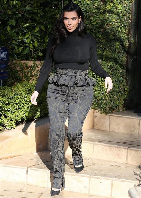 K­i­m­ ­K­a­r­d­a­s­h­i­a­n­­ı­n­ ­­O­l­m­a­z­ ­O­l­s­u­n­ ­B­ö­y­l­e­ ­M­o­d­a­­ ­D­e­d­i­r­t­e­n­ ­B­i­r­b­i­r­i­n­d­e­n­ ­K­ö­t­ü­ ­2­2­ ­K­ı­y­a­f­e­t­i­